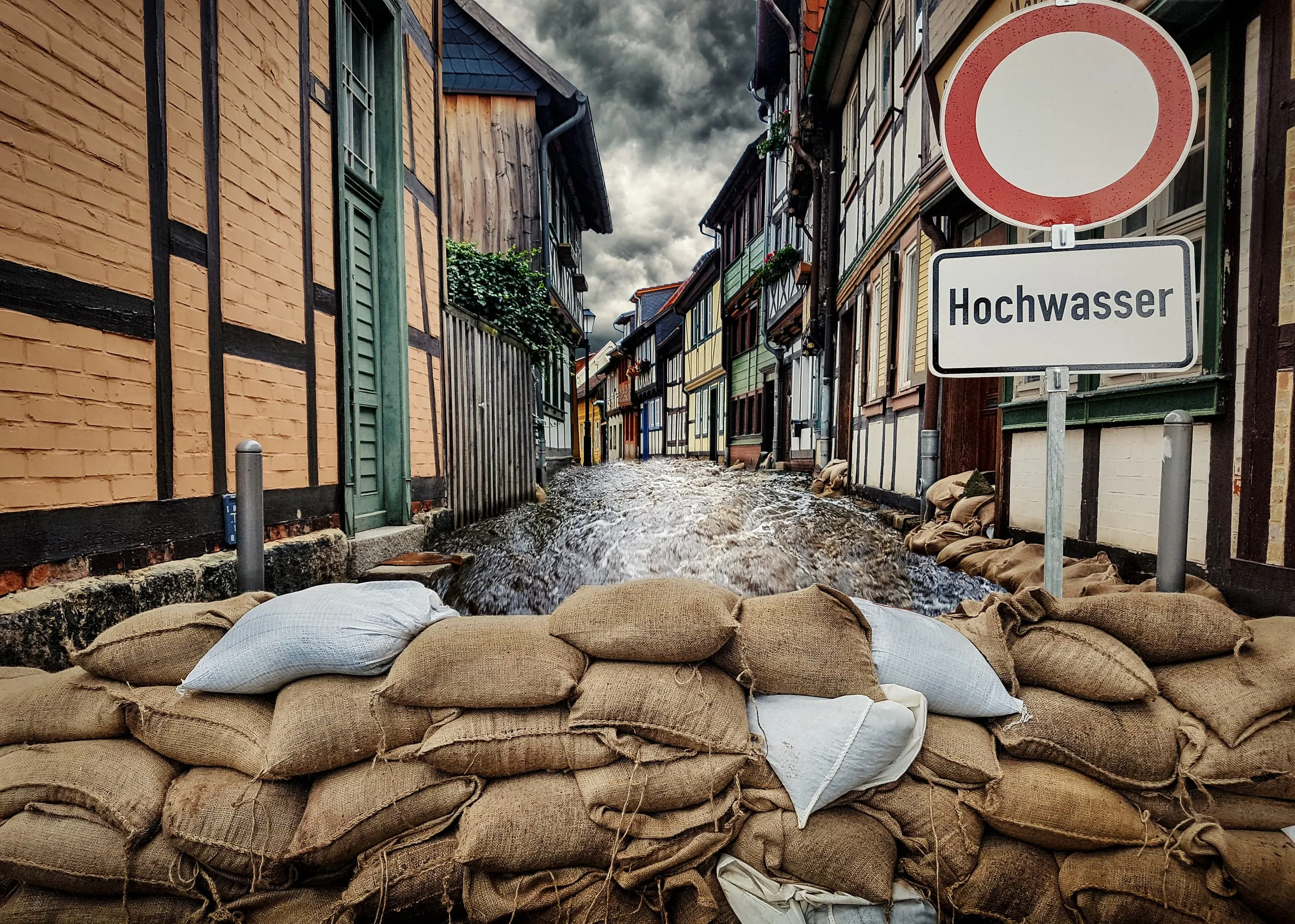 Haus und Betrieb gegen Sturm und Starkregen richtig absichern
