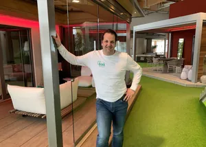 Matthias Brack, Schreinermeister und Gesch&auml;ftsf&uuml;hrer von Brack Wintergarten im bayerischen Altusried, brennt f&uuml;r Erkl&auml;rvideos.