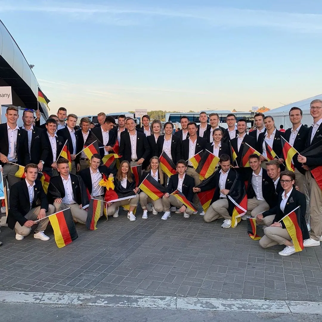 Zimmerer Alexander Bruns freut sich über dieses einmalige Erlebnis.