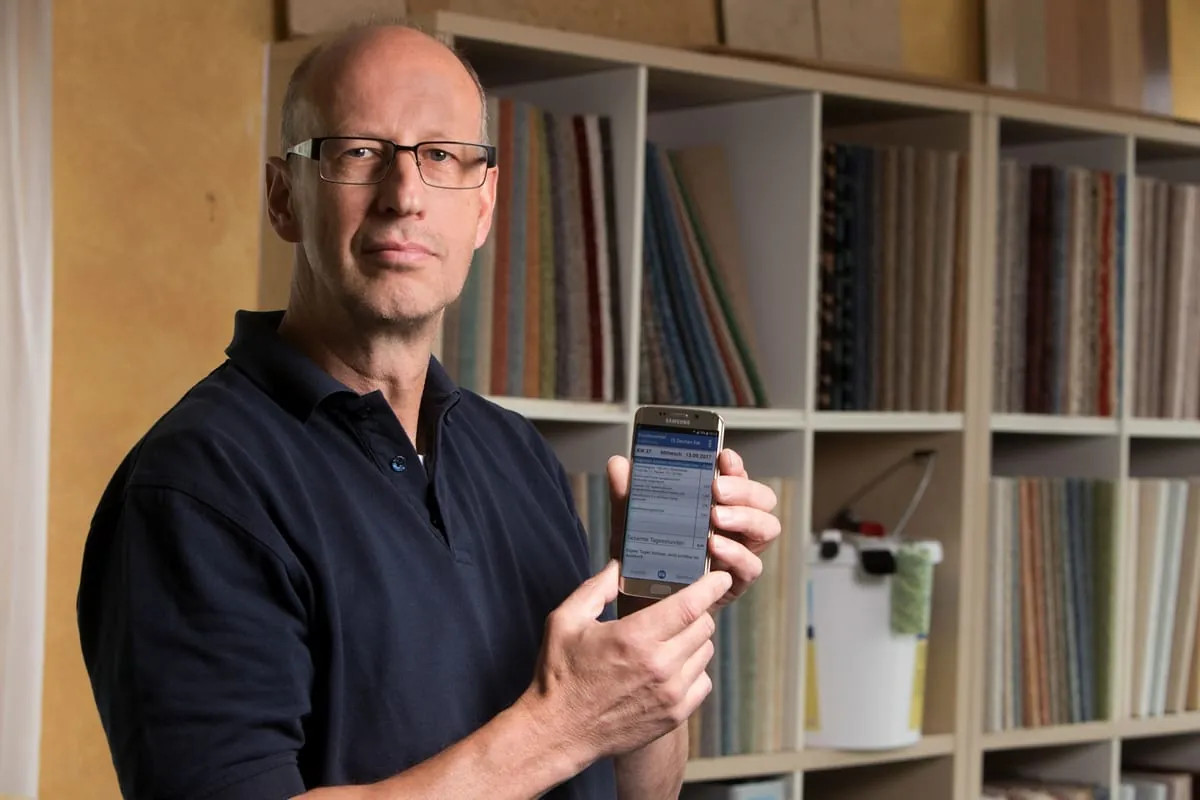 Malermeister Litti aus Herford/Elverdissen und seine App „Stundenzettel Einfach Easy“.