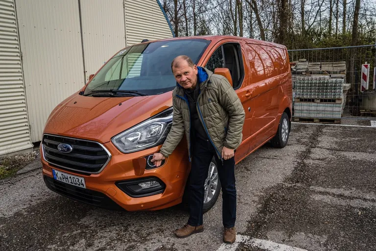 Mulatz f&auml;hrt: Ford Transit Custom
