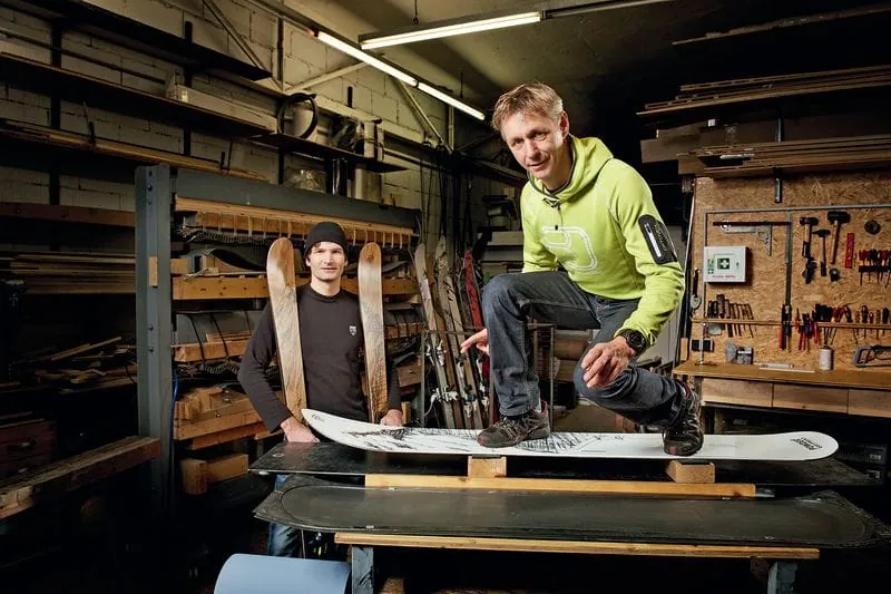 Nachhaltige Skier und Snowboards