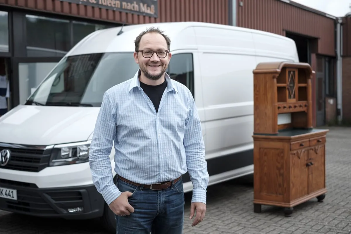 Tischler Jörg Julius Kapune schätzt den Crafter als praktischen Lastenesel, bei der Optik gibt es Luft nach oben.