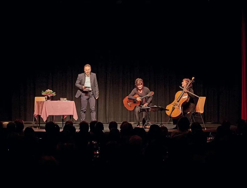 Helmut Ecklkofer: Lebenszeit – Baumeister der Worte