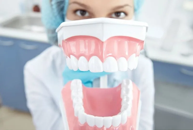 Zahntechniker: Kleine haben weniger zu beißen