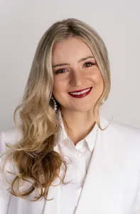 DIGITALISIERUNGSOFFENSIVE Selina Alisa Kornegger