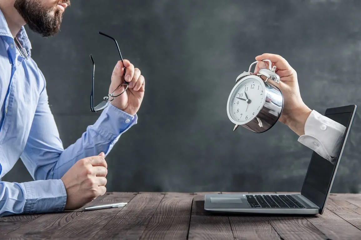 Arbeitszeiterfassung: So halten sich Arbeitgeber an die Regeln