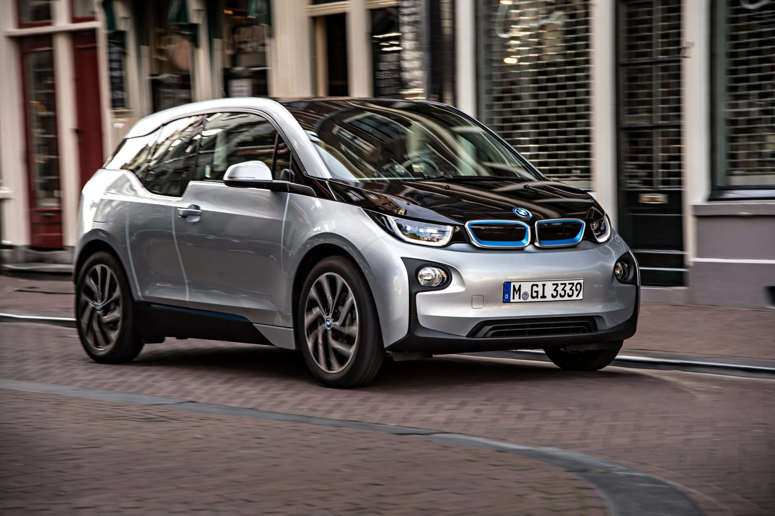 ADAC-Vergleich: Was Elektroautos wirklich kosten