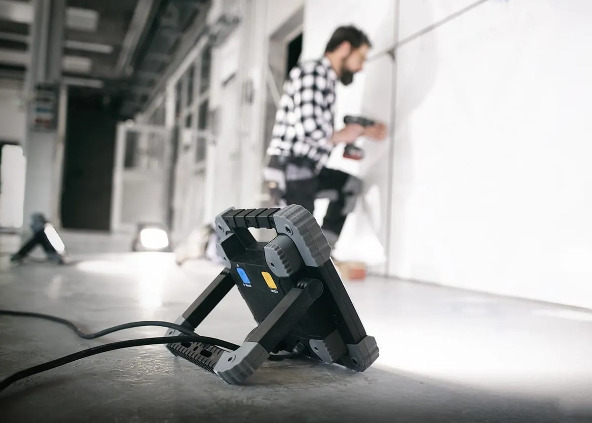 LED-Arbeitsstrahler: Smarte Helfer auf der Baustelle