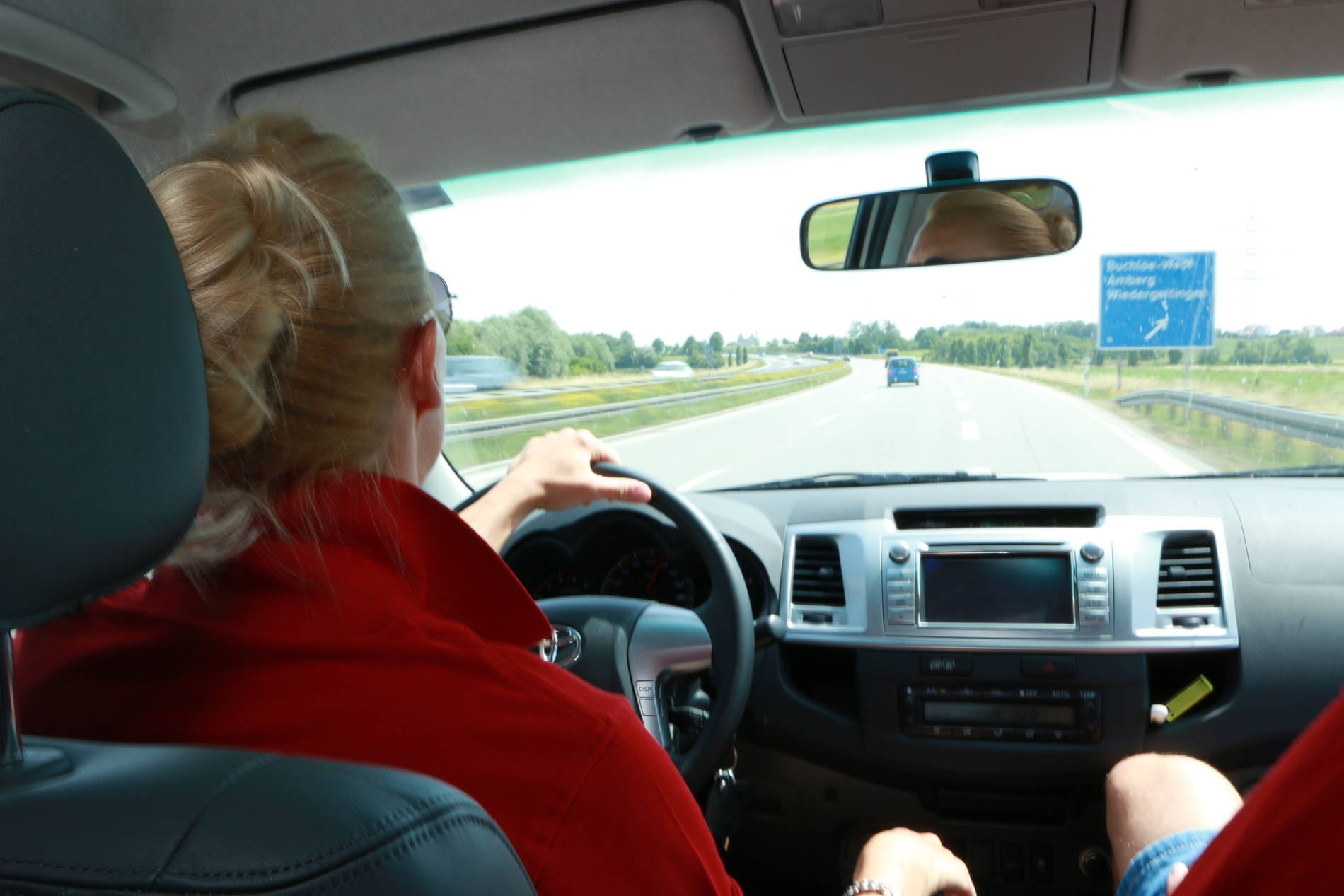 Fahrt über die Autobahn