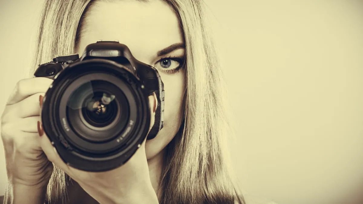 Passfotos: Fotograf klagt gegen Konkurrenz vom Staat