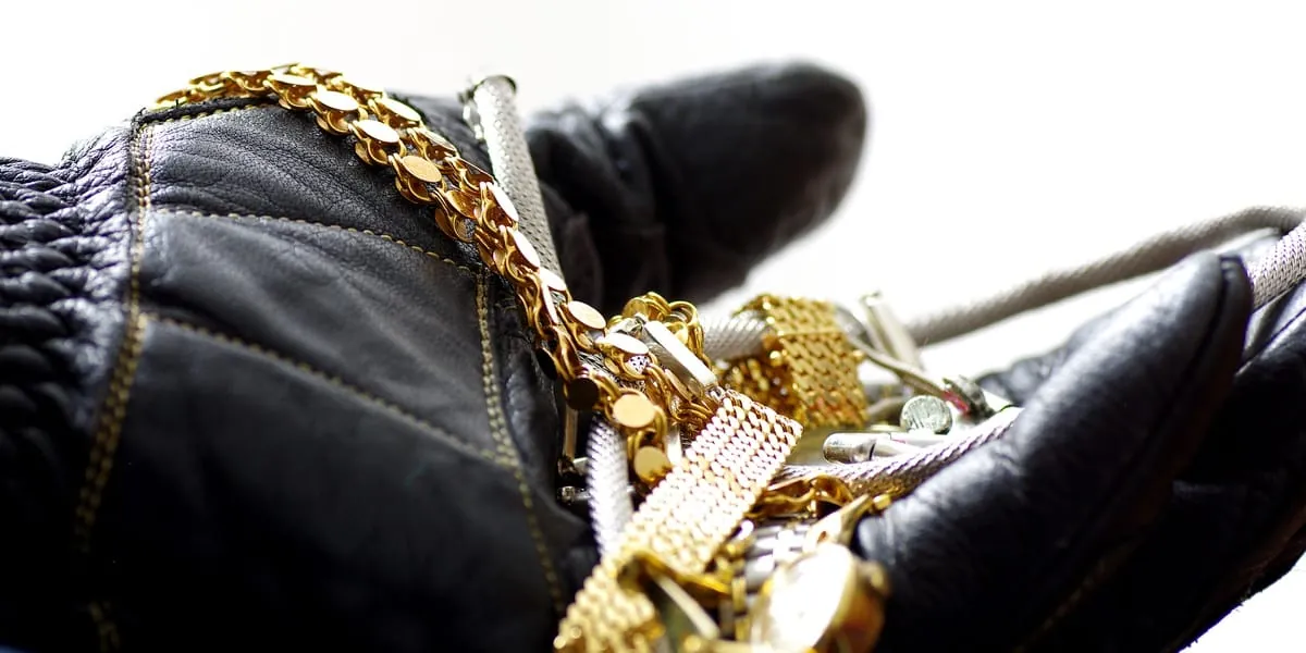Juwelier muss Kundenschmuck nicht versichern