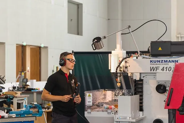 Beim Wettkampf an Skill 01, Industriemechaniker, hat Franz Radestock den 10. Platz belegt.