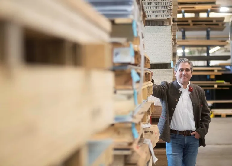 Andr&eacute; Gl&auml;ssel ist Gesch&auml;ftsf&uuml;hrer des Ladenbauunternehmens Panzer Shopconzept GmbH & Co. KG 