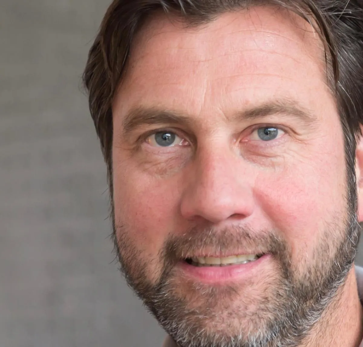 Stuckateurmeister und Wandkünstler gleichzeitig