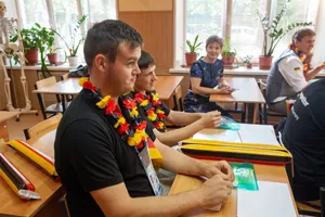 Zur&uuml;ck auf die Schulbank hei&szlig;t es heute f&uuml;r die Teilnehmer der WorldSkills 2019 beim Projekt One School - One Country.