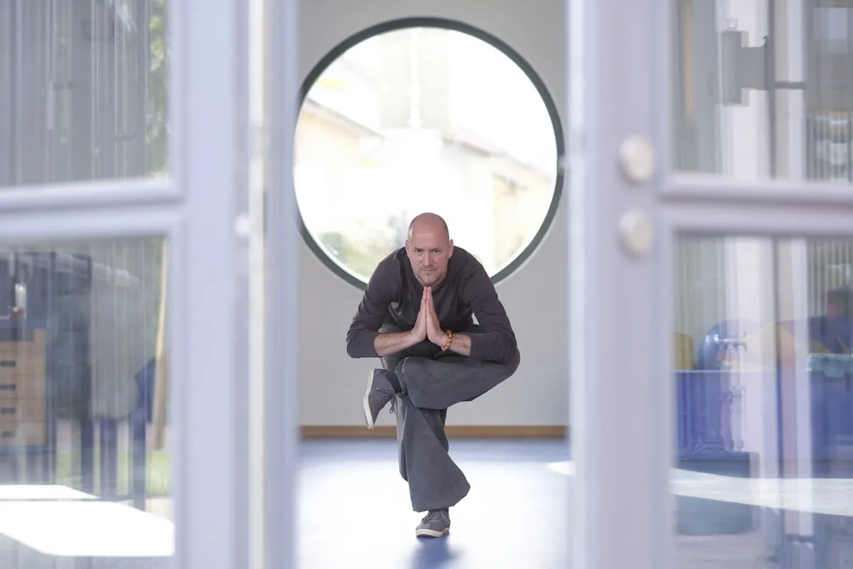 Marcus Matthes, Friseurmeister und Unternehmer aus Trebur, ließ sich zum Qigong-Lehrer ausbilden.