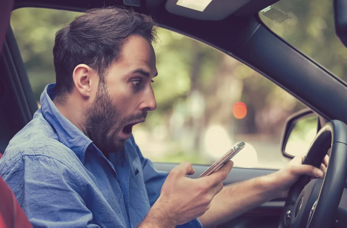 Bei privater SMS kein Arbeitsunfall