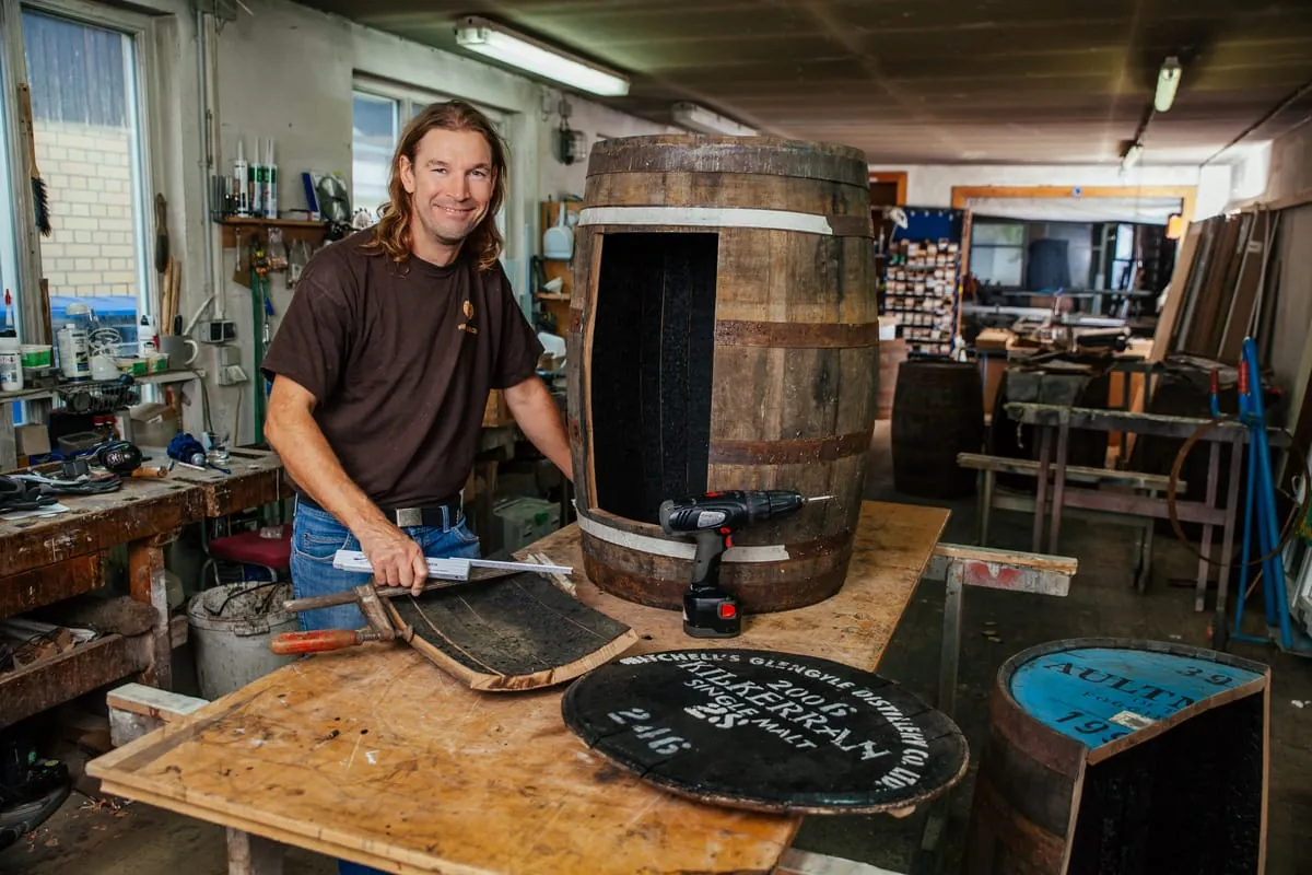 Möbelstück trifft Whiskyfass