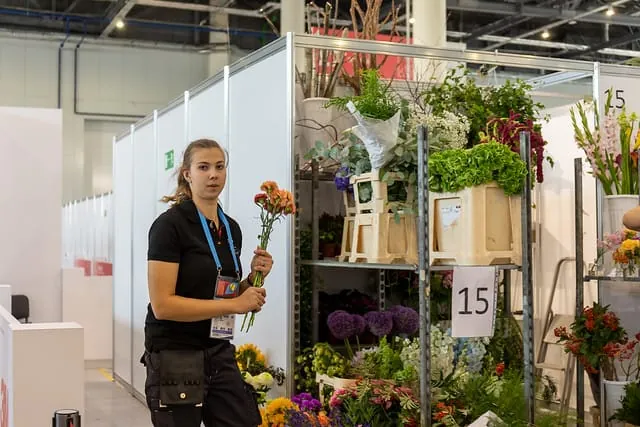 Beim Wettkampf an Skill 28, Floristik, hat Ines Senft den 8. Platz belegt und holt sich eine Exzellenzmedaille.