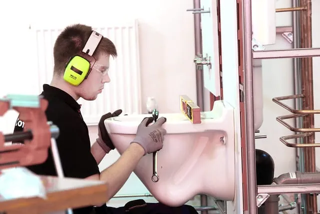 Beim Wettkampf an Skill 15, Anlagenmechaniker SHK, hat Dominik Philipp den 5. Platz belegt und holt sich eine Exzellenzmedaille.