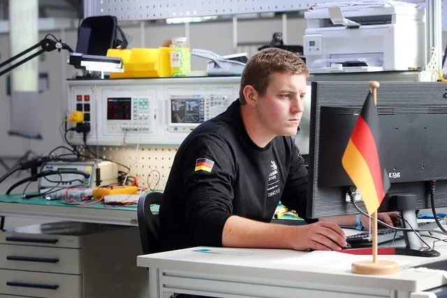 Beim Wettkampf an Skill 16, Elektroniker, hat Aaron Striegel den 16. Platz belegt.