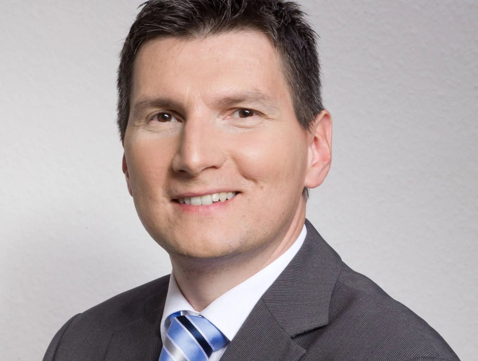 Neues Gesetz für Finanzberater: Mehr Sicherheit für Anleger