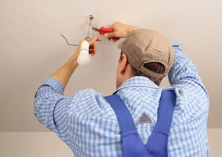 Nachbarschaftshilfe von Handwerkern