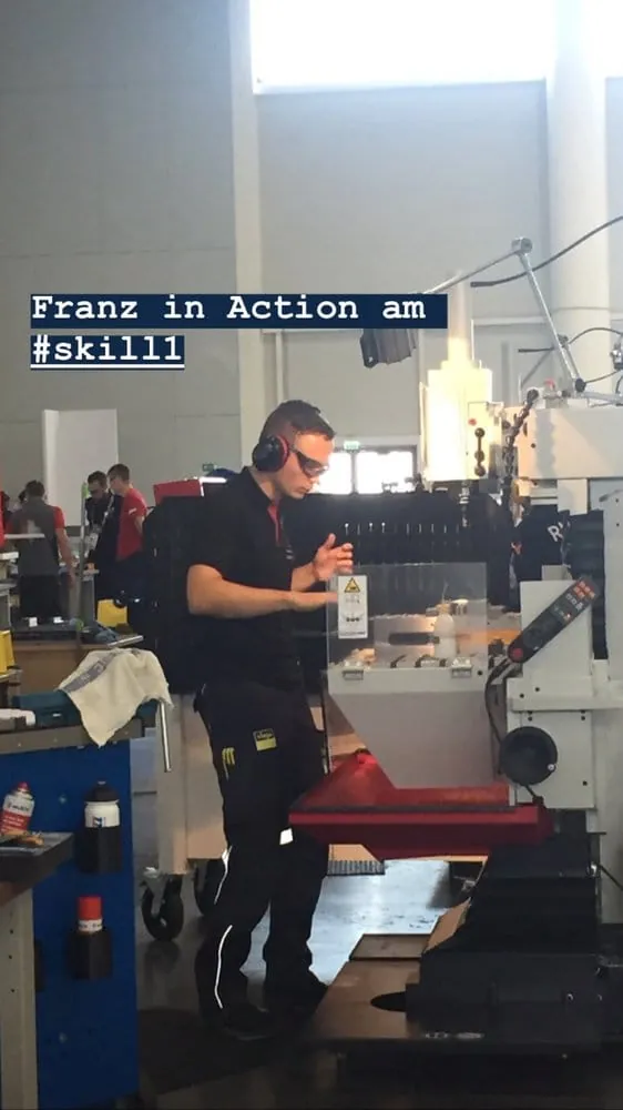 Industriemechaniker Franz Radestock ist voll in Action.