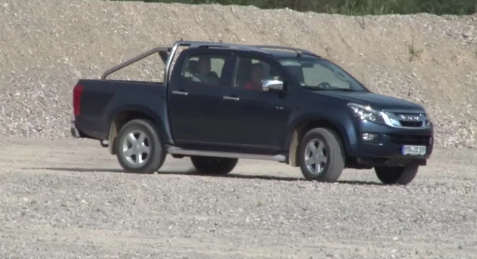 Beim 12. Deutschen Nutzfahrzeugpreis war der Isuzu D-Max das Modell mit der größten Bodenfreiheit.