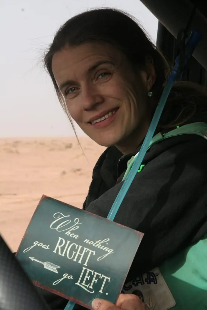 Navigatorin Vanessa Wagner mit dem Motto des Finaltages.