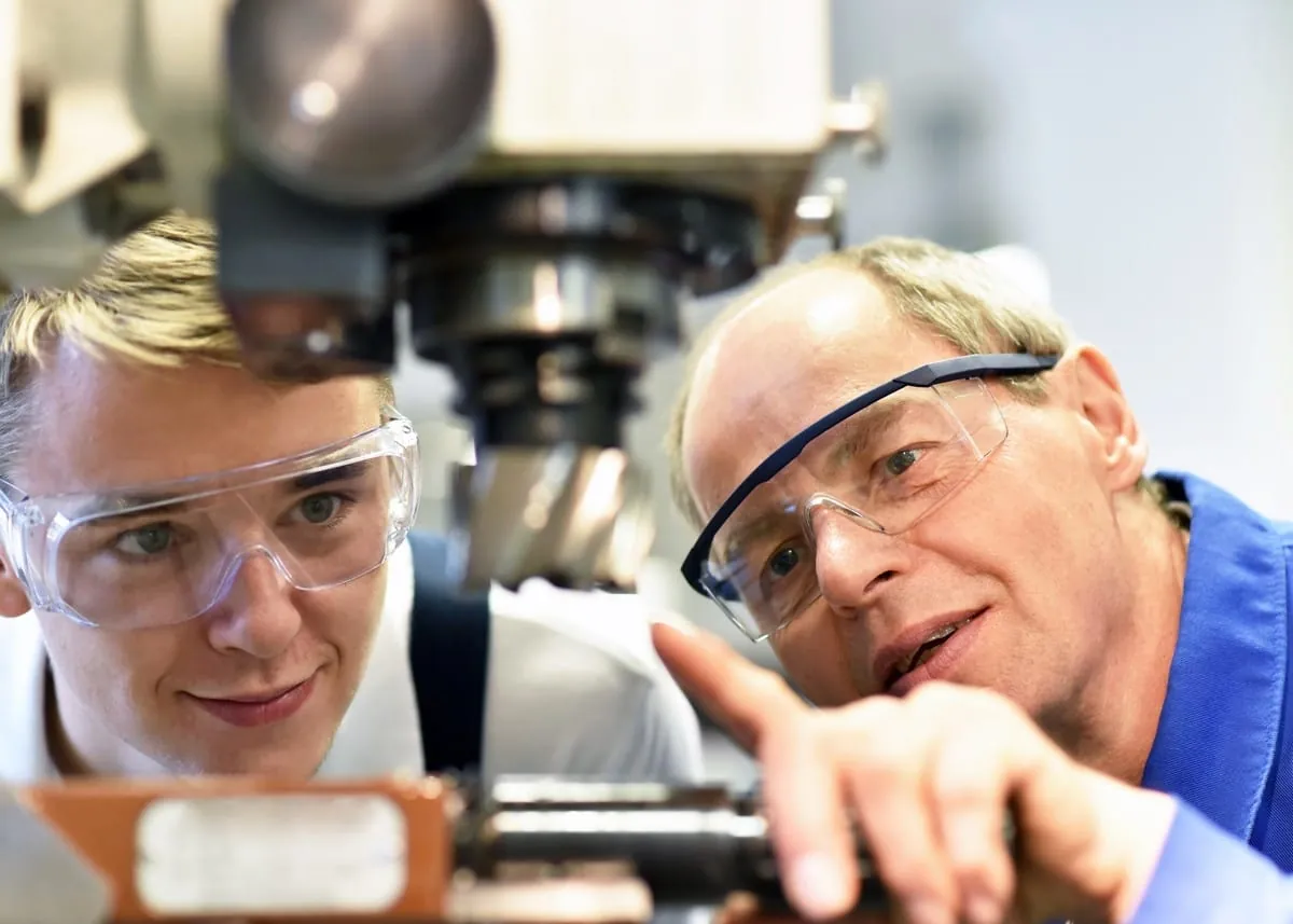 Ferienjob: Was Sie beim Einsatz von Jugendlichen beachten müssen