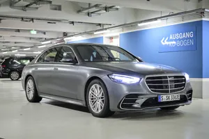  Mercedes S580-e