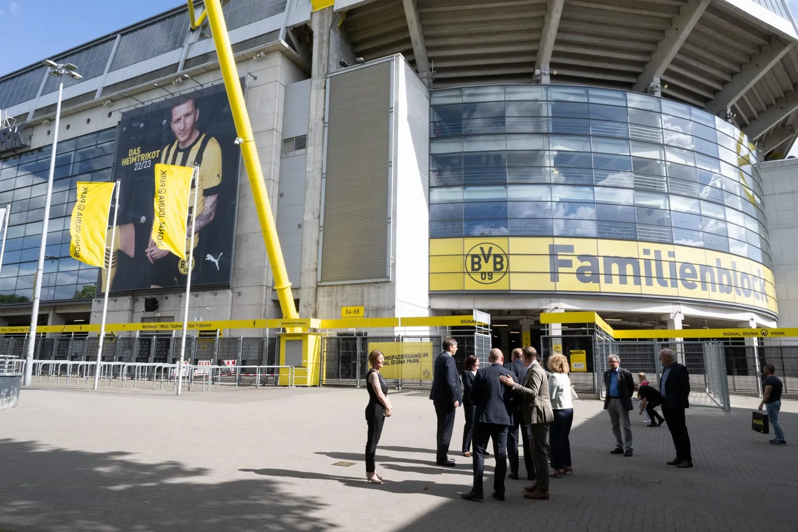 Vorfreude: Gleich geht’s los mit dem Award Top Gründer im Handwerk 2021/2022 im Dortmunder Signal Iduna Park.