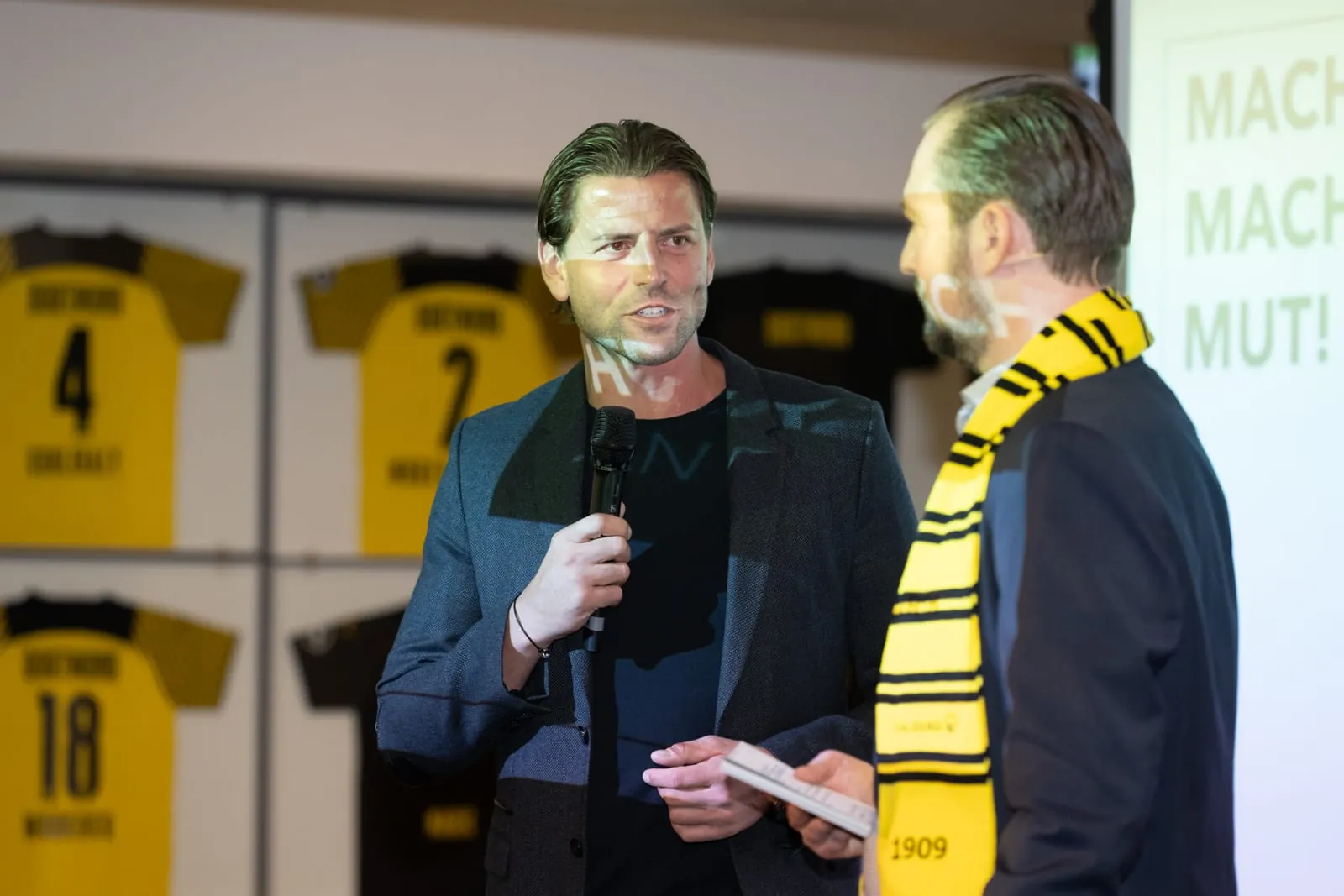 Zum Schluss der Special Guest: Ex-Borussia-Keeper Roman Weidenfeller stellt sich den Fragen von Moderator Patrick Neumann.