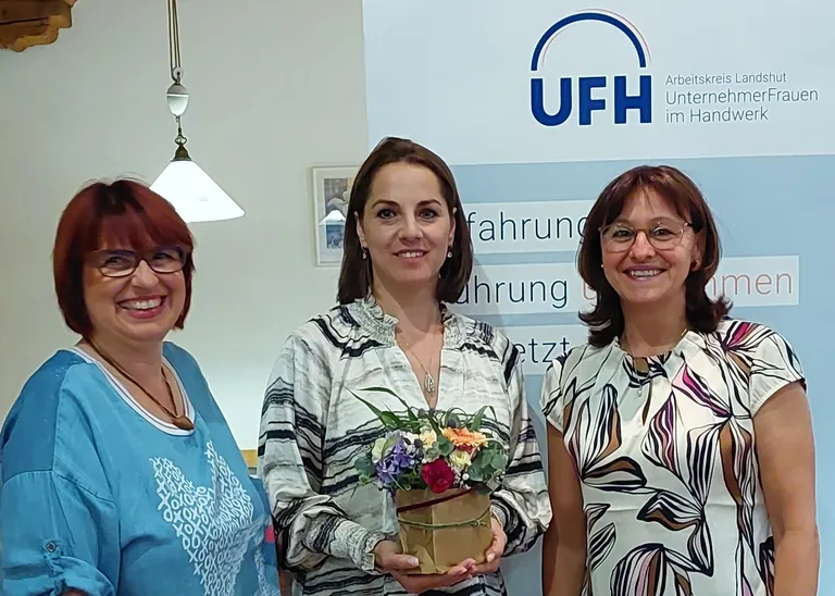 UHF Vorsitzende Nemela und Nowack mit Aurora Botarel