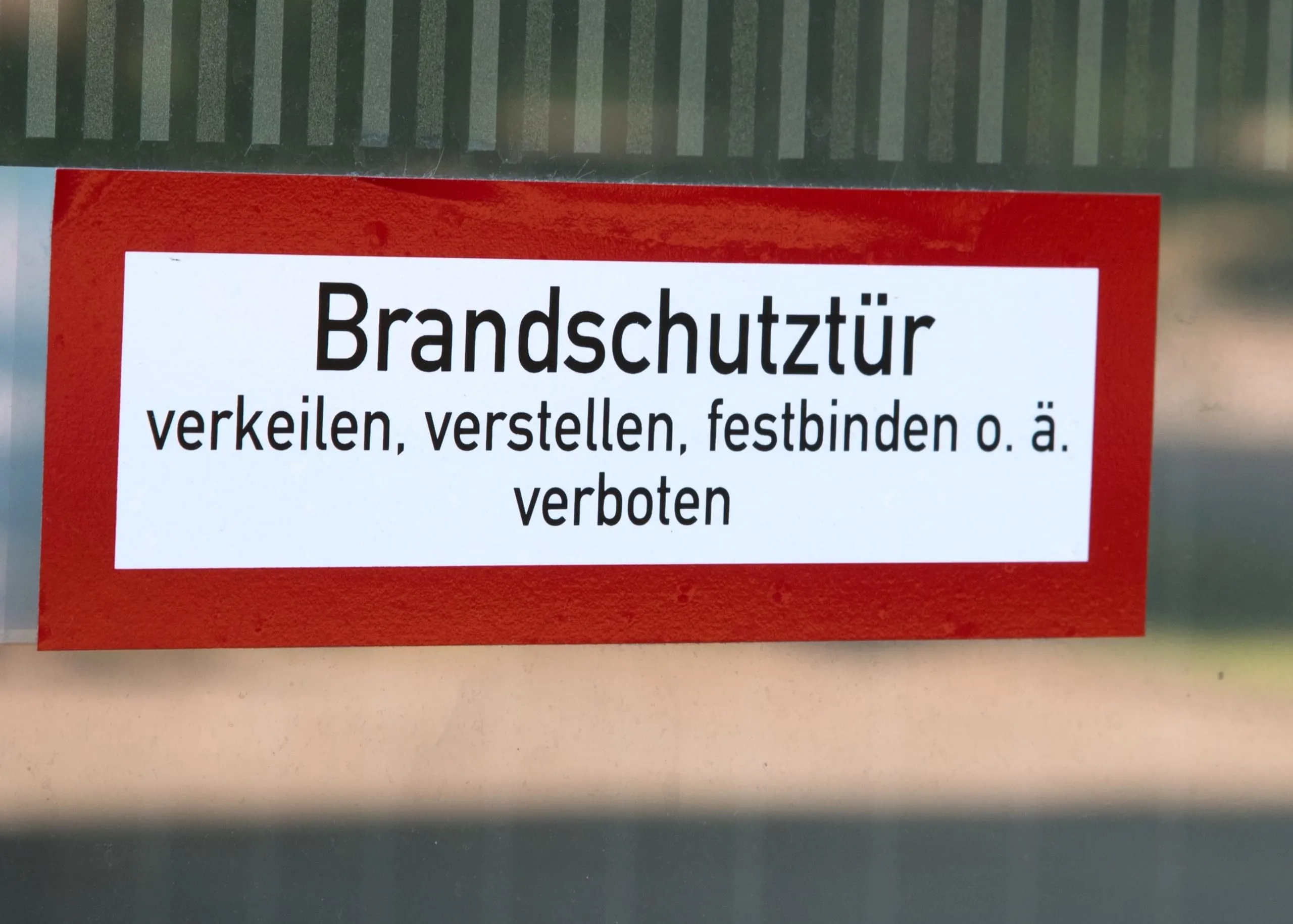 Baulicher Brandschutz: Wie sich das Brandrisiko bei Immobilien reduzieren lässt