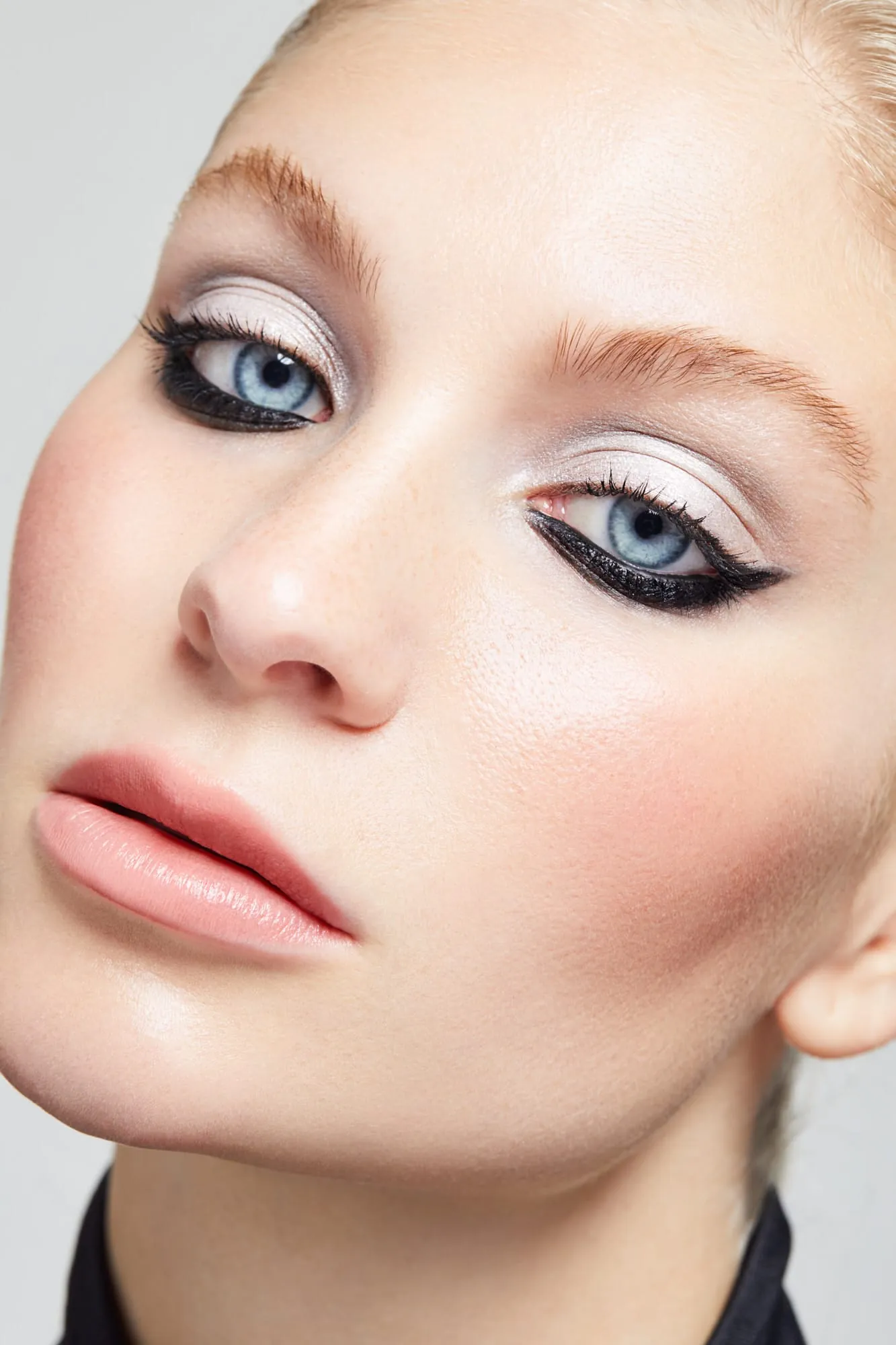 Beauty Look: Reverse Cat Eye