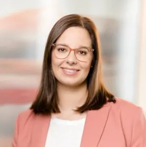 Annika Peters, Finanzexpertin