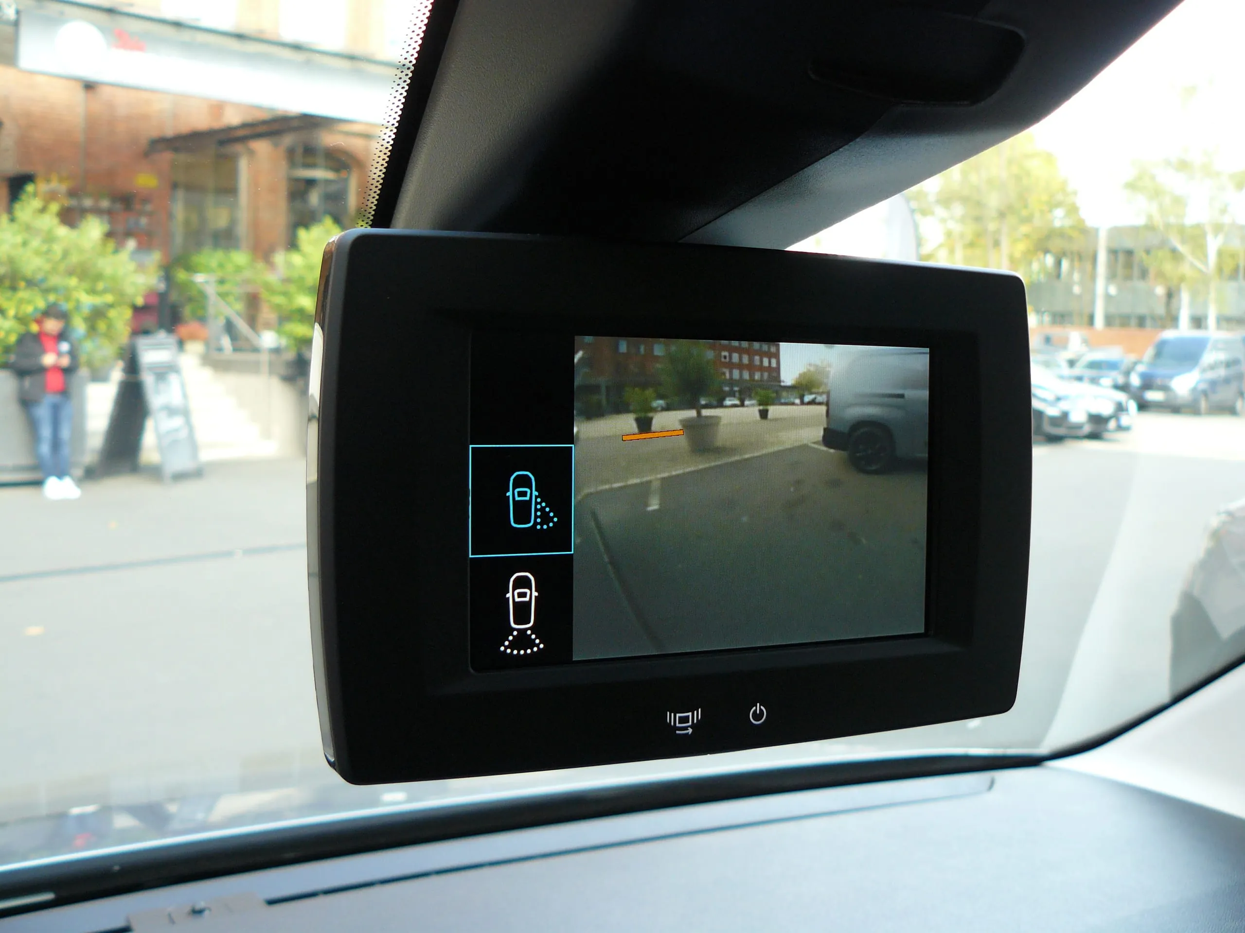 Monitor statt Rückspiegel