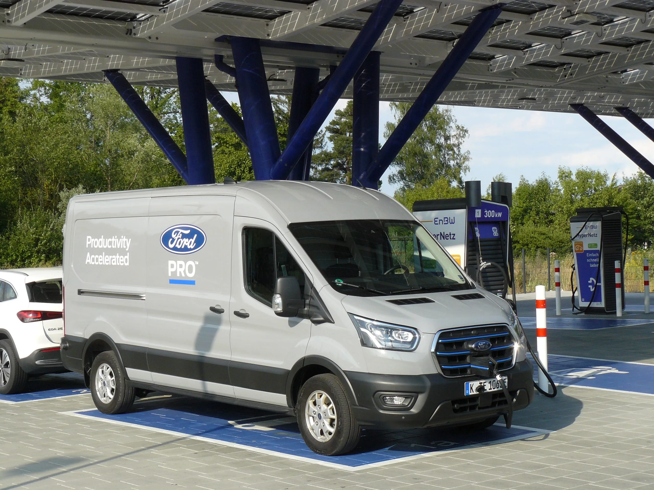 Ford E-Transit: Elektrotransporter-Elefant mit Mustang-Genen