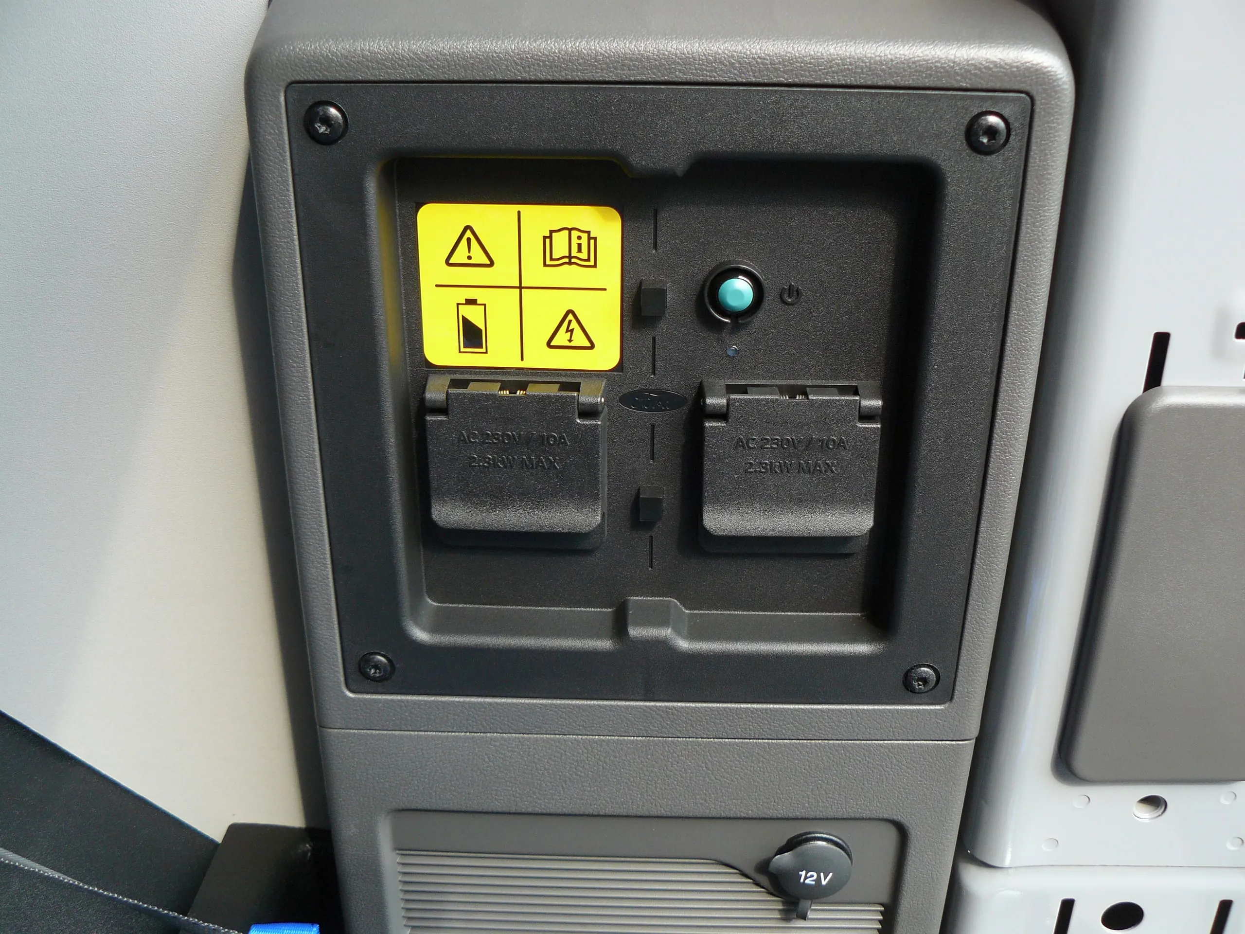 Auf Wunsch können Handwerker mit Ihrem Arbeitsgerät die Traktionsbatterien anzapfen.