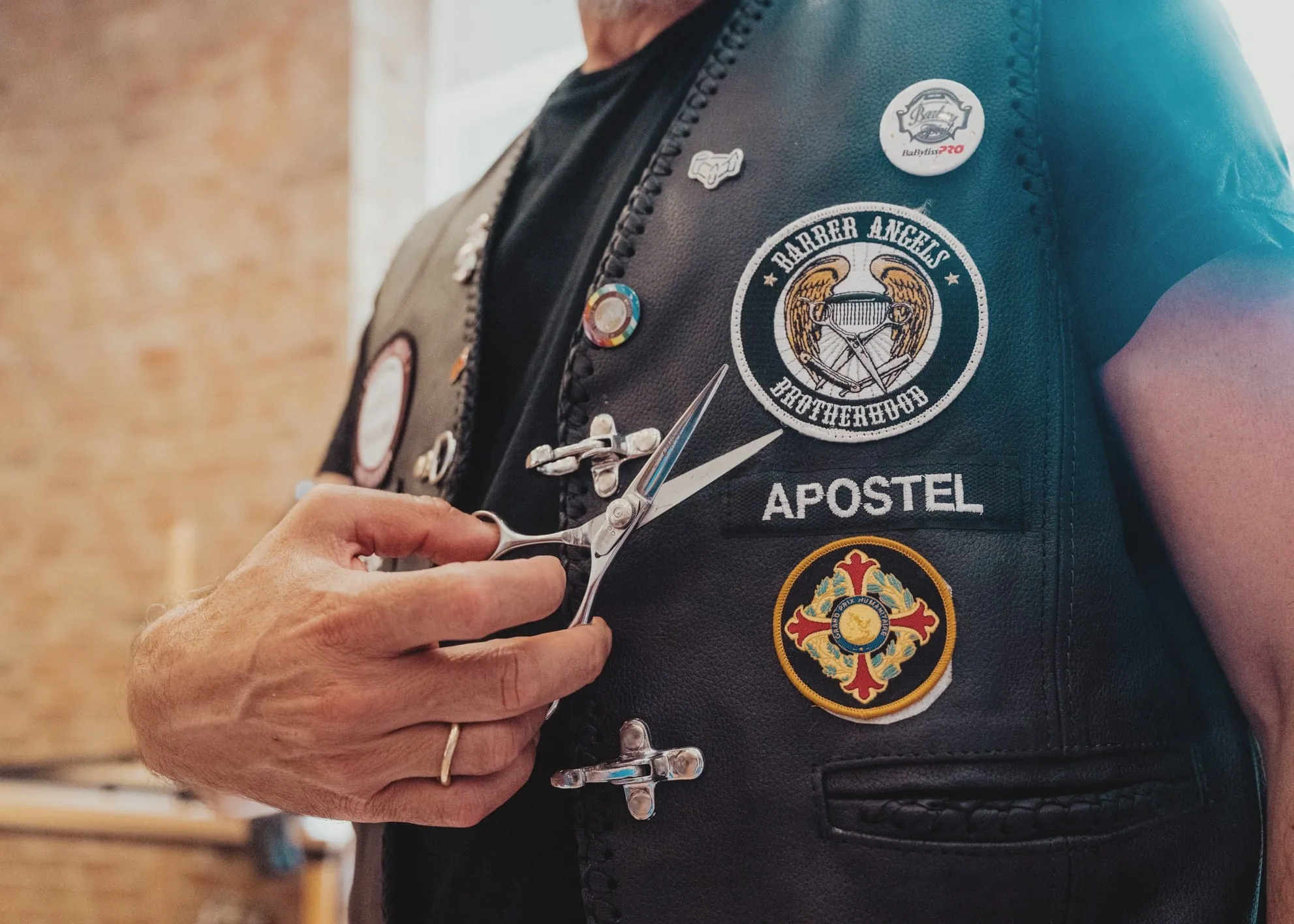 Soziales Friseurhandwerk: Wie die Barber Angels mit der Schere ein Stück Würde zurückgeben