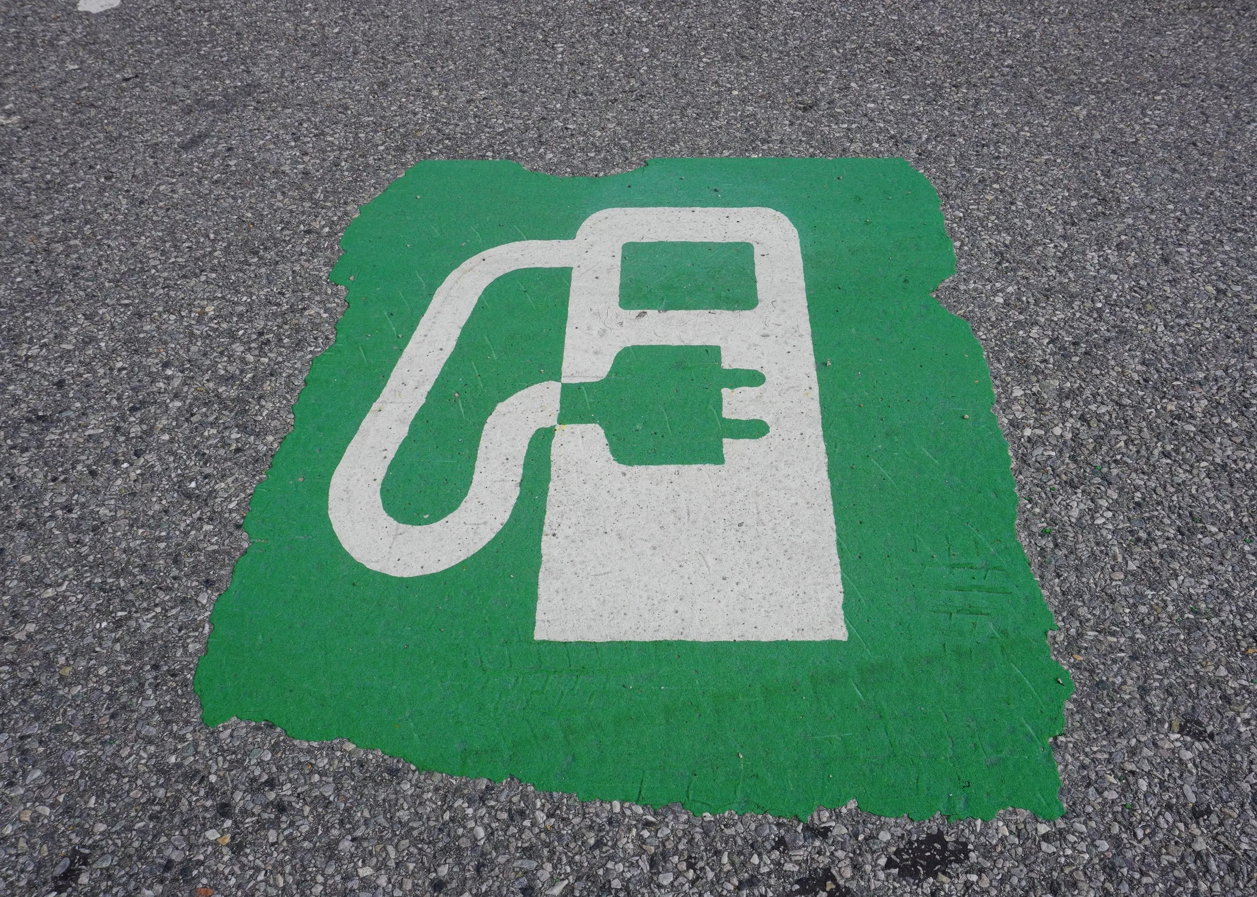 Elektromobilität im Frühjahr 2023: 5 Trends, die Sie vor der Kaufentscheidung kennen sollten