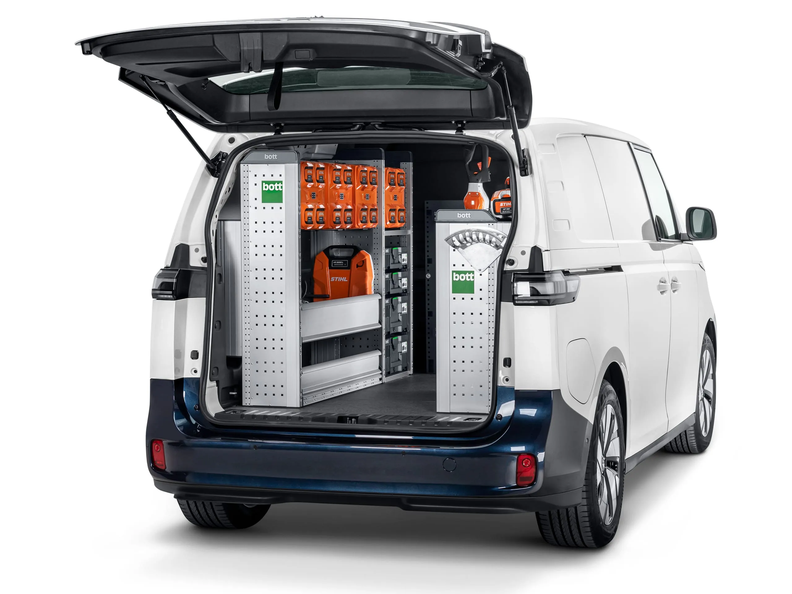 Einrichtung für den Gala-Bau: Bott-Ausbau des VW ID. Buzz Cargo mit Komponenten von Stihl.