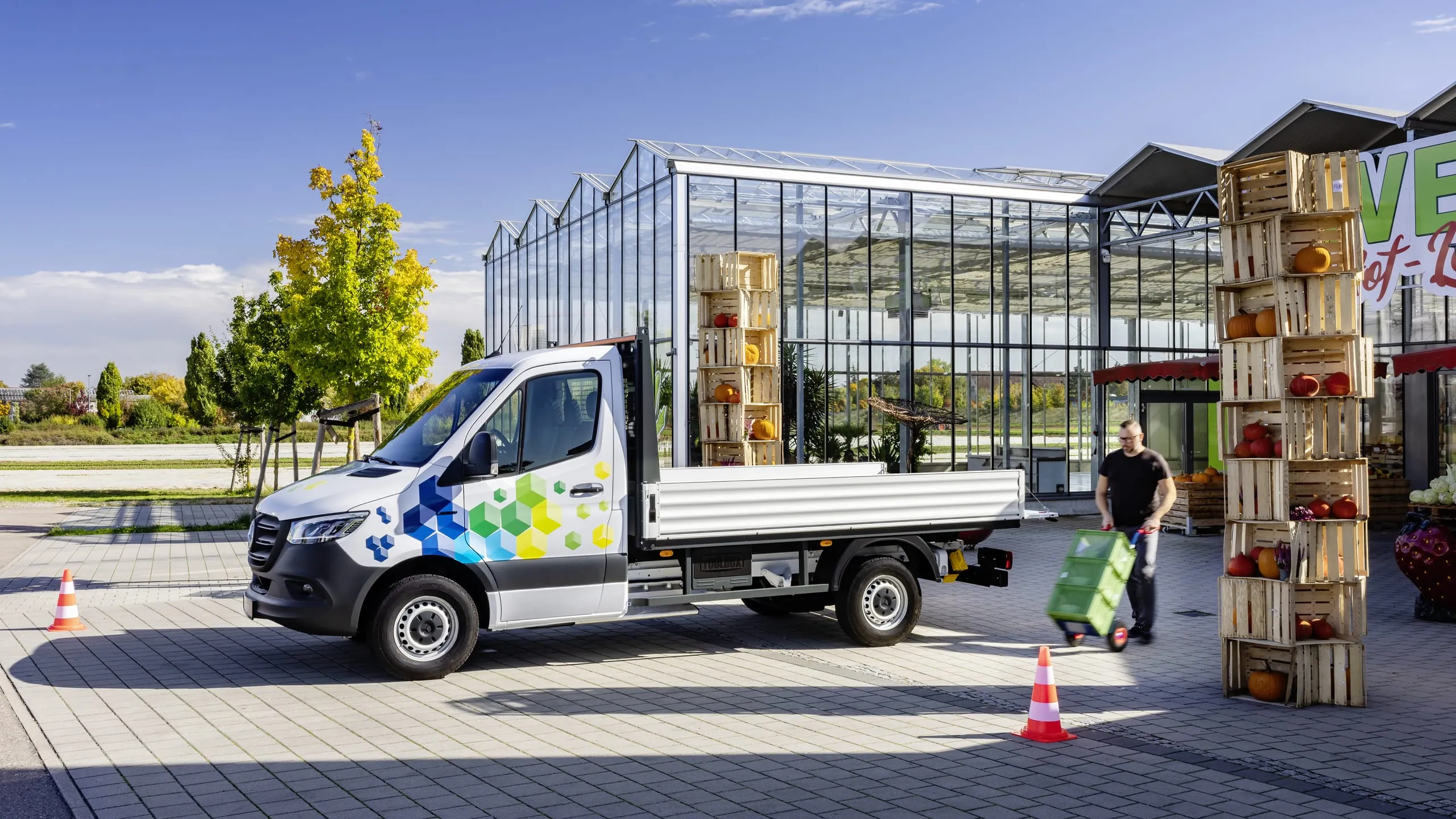 Mercedes-Benz eSprinter: Mehr Leistung, höhere Reichweite und größere Anhängelast