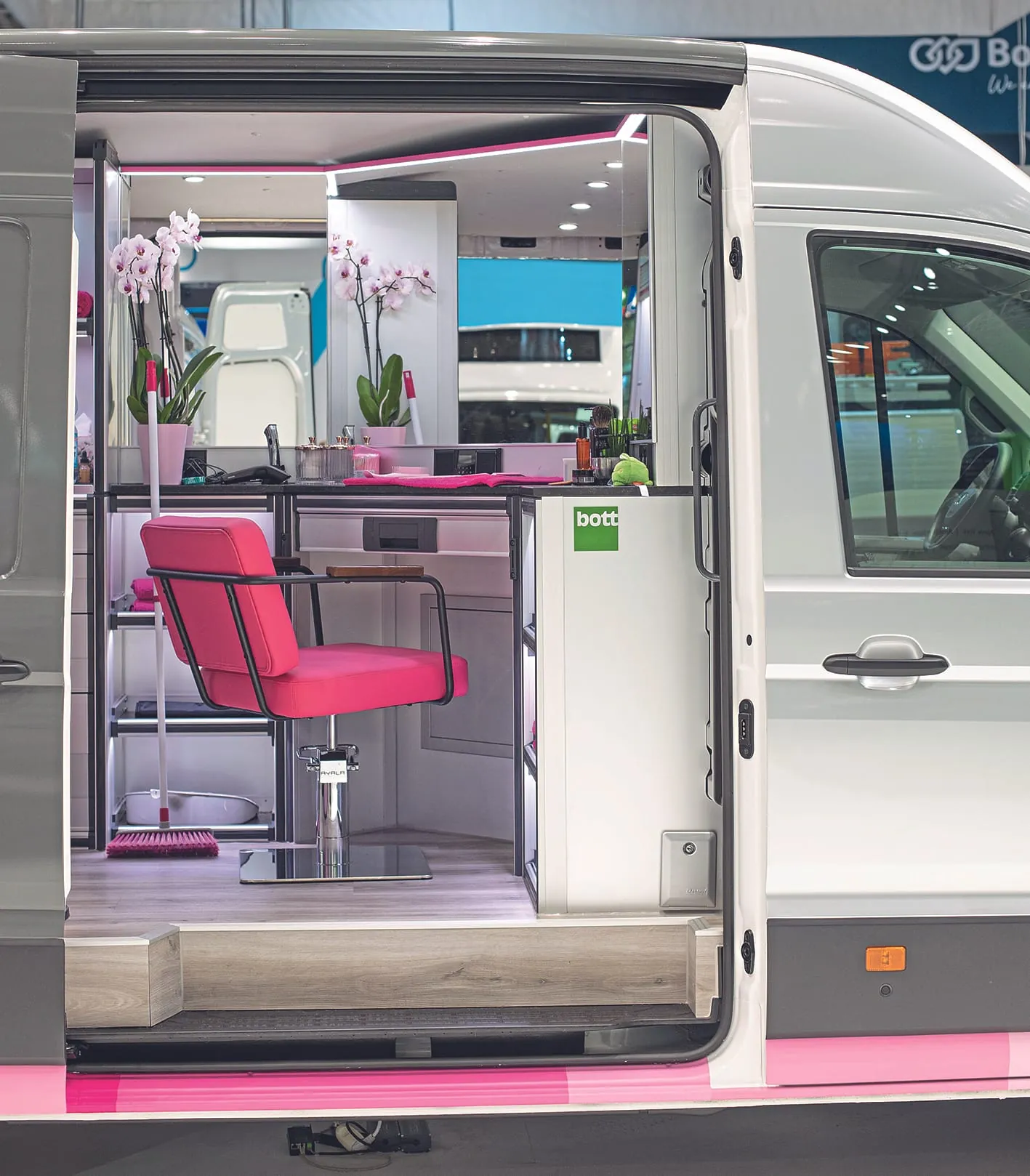 Diese ausgewählten Materialien tragen zu einem möglichst leichten Gewicht bei, ohne aber Kompromisse in Bezug auf Stabilität und Langlebigkeit einzugehen.