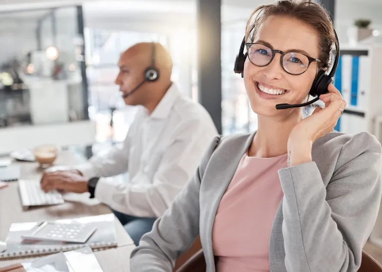 Sobald Sie sich am Telefon melden und Ihre ersten Worte sagen, gewinnt der Anrufende einen ersten Eindruck.