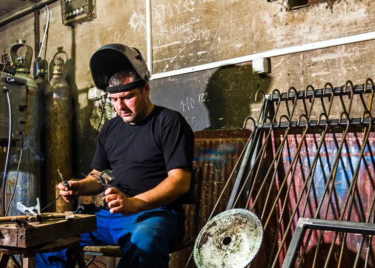 Handwerkschefs beachten Formalit&auml;ten, ehe sie die Belegschaft in Kurzarbeit schicken.