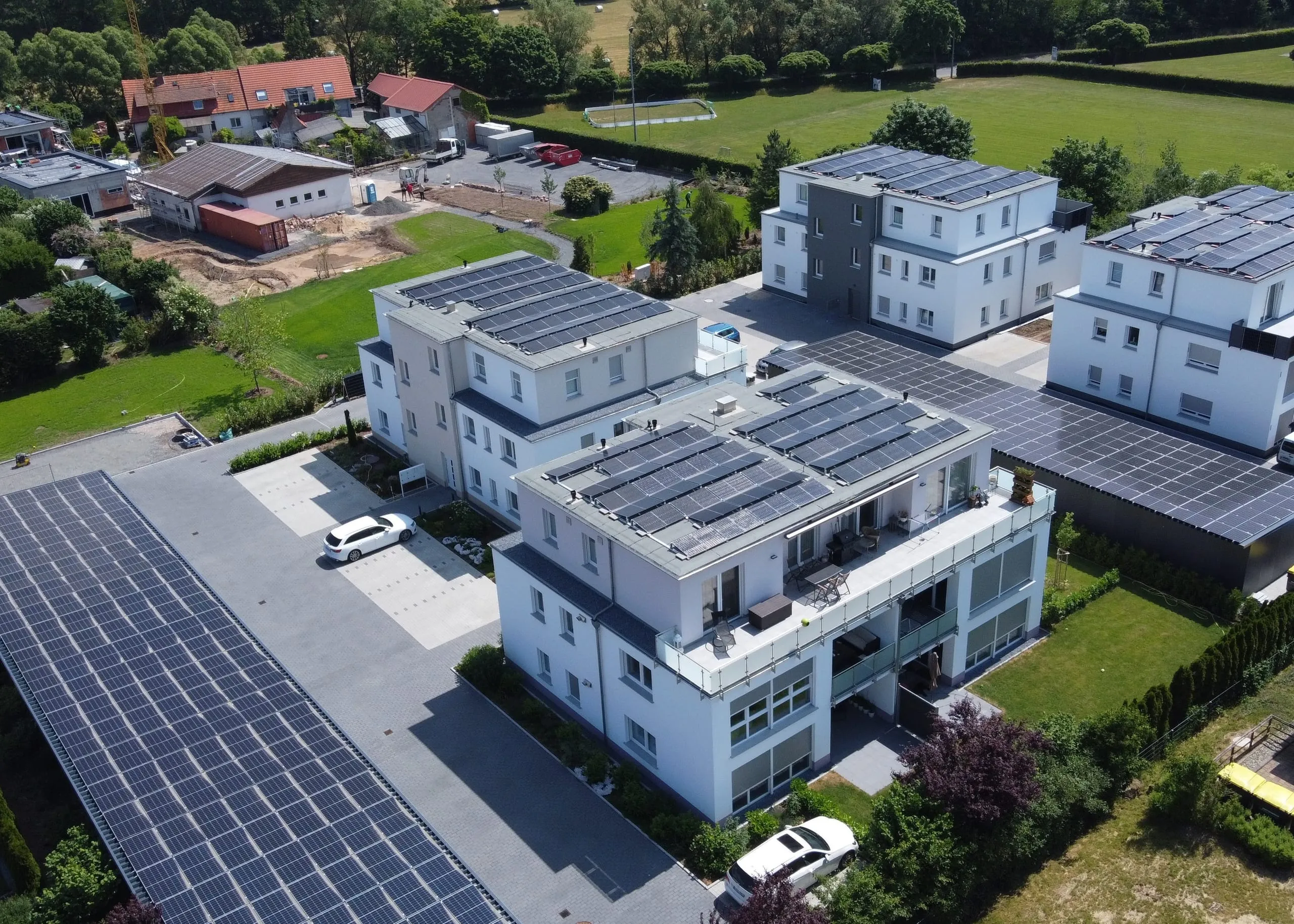 Interview zu energieautarker Gebäudetechnik: „Die Wärmepumpe ist unnötig und teuer“